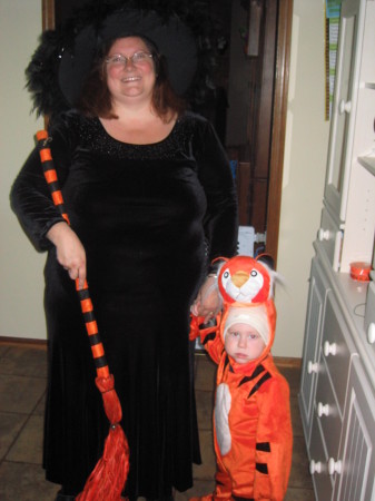 TJ and mommy on holloween