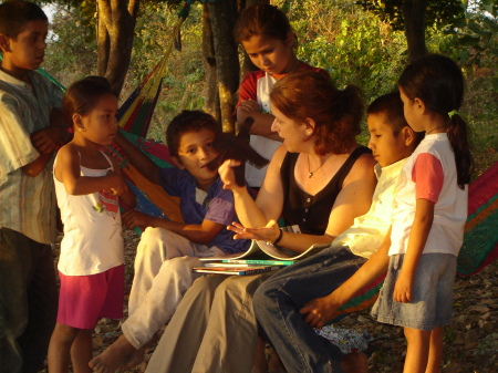 Me in El Tablon reading to the kids