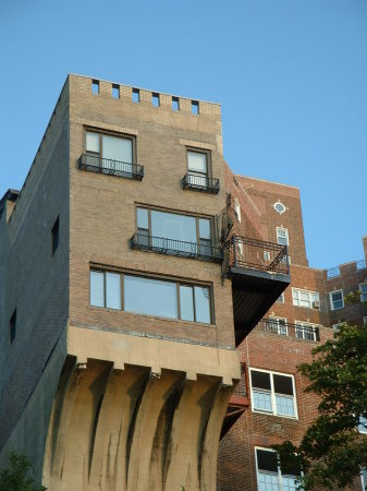 jack o lantern, robot house, N.Y.C.