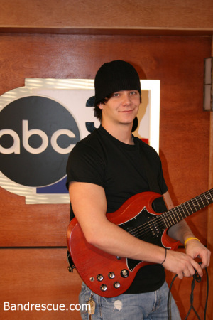 Lucas, guitar before they played on ABC