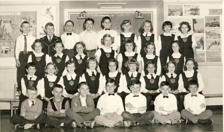 Grade 5 class 1960-61 Rockwood School
