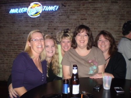 The Girls at Snappers  in Clinton 2009