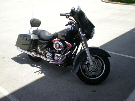Street Glide - Harley Davidson "modified"