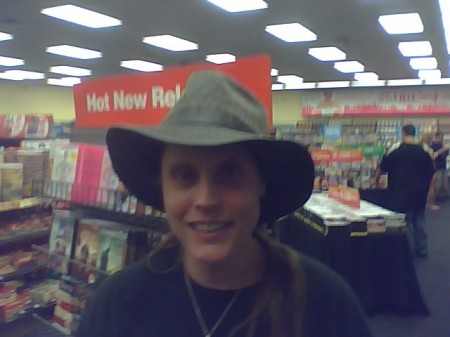 katie indiana jones hat