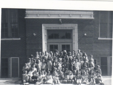 Crawford Elementary 5th grade class photo