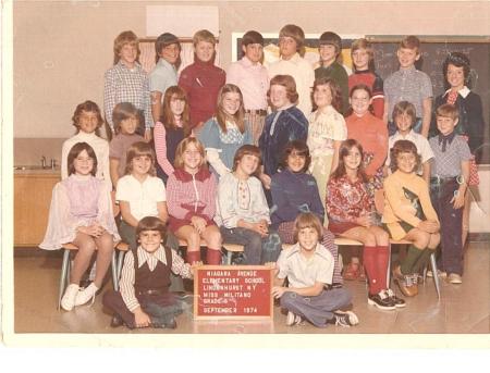 Niagara Elementary 1974