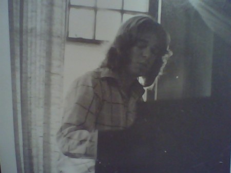 Me in 1972 on Hammond B3 at Scott's.