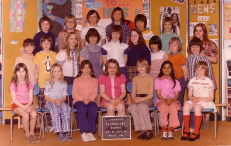1973-74 Grade 5 Lakewood Class Picture