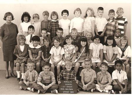 Mrs Baldwins 1st grade class 1968