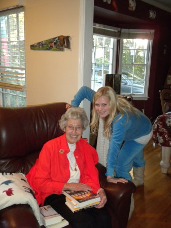 Peri & Grandma Christmas 2009