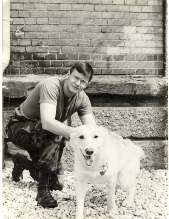 Bongo outside kennel 1983