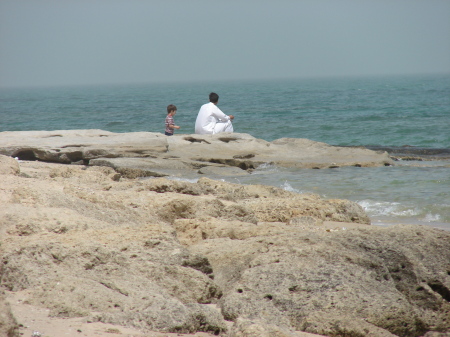 ARAB DUDE ON SHORE OF THE PERSION GULF