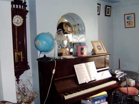 PART OF THE LIVING ROOM