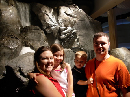 The family at the GA aquarium