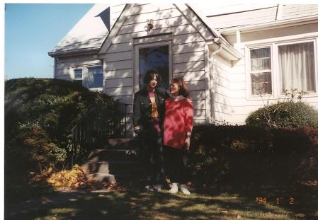 13-2000 Rita& son goodbye to G'ma's NHP house