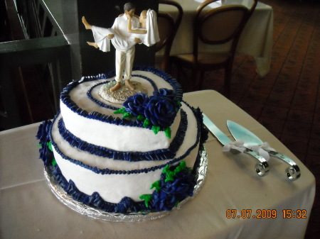 Infamous wedding cake