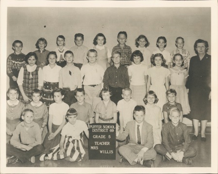 '62  8th grade class pix