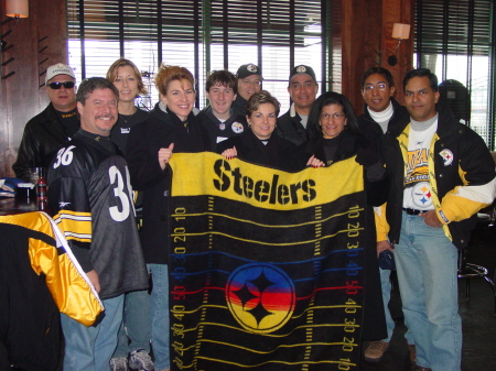 STEELERNA cheers on their Champions