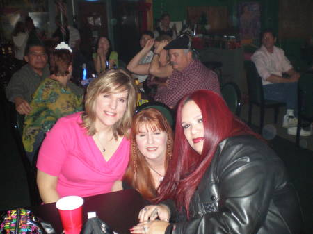 Carol(wifey),shanna and cyndi party down