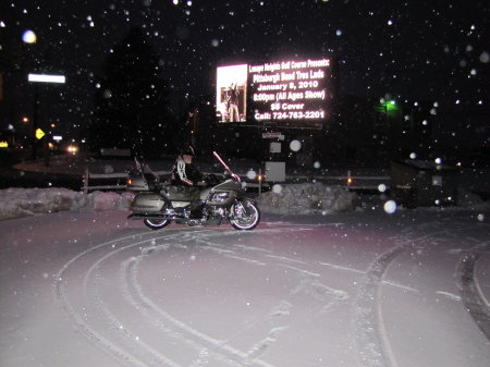 night shot bike & snow