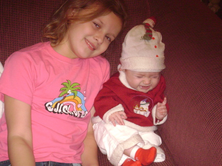 Madison with big sister Alyssa