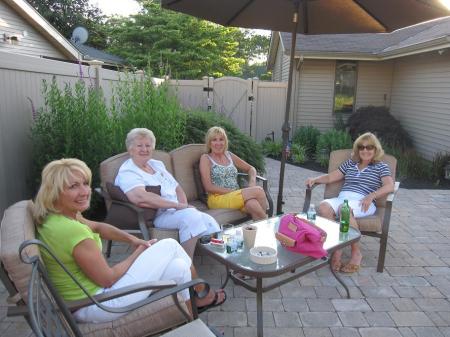 Teresa, Mom, Roe and Sheela