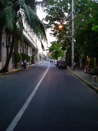 Clean Street (white line and no traffic)