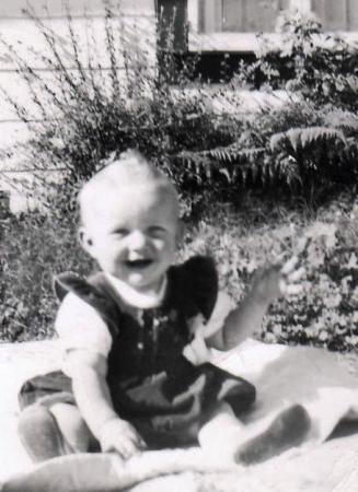 LINDA MORRIS-- BABY PICTURE