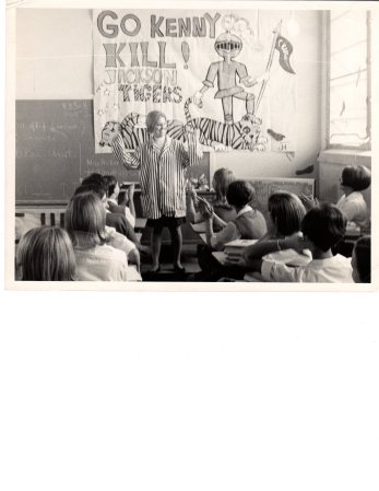 Miss Connie Acker's class(U.S.History?Civics?)