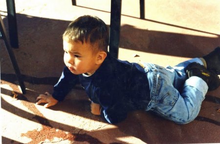 Giovany Boy crawlingni Miguel Durbin