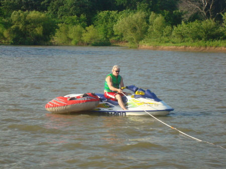 Jet skying on Perry