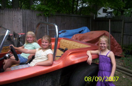 MY NIECES IN MY DUNE BUGGY.