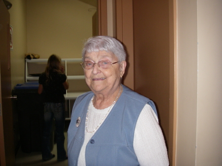 MINA BUSSIÈRES, 94 ANS