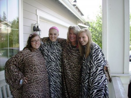 SNUGGY-FEST WITH ME & MY NIECES