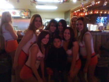 hooters