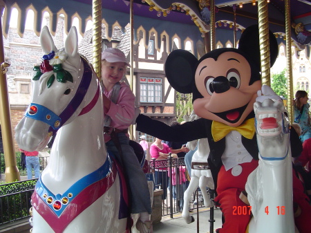 Elizabeth & Mickey Mouse - 2007