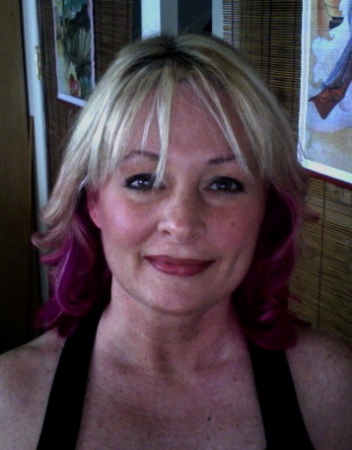 me and my pink hair- 3-3009