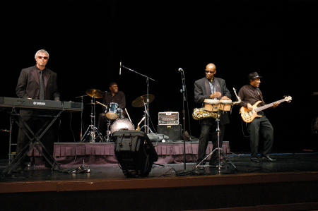 AM-PM BAND AT GWCC
