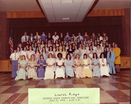 1976 Class photo Laurel Ridge June 9, Grads