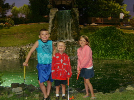 Kids golfing at OC MD (Kaden, Rylan & Lilla)