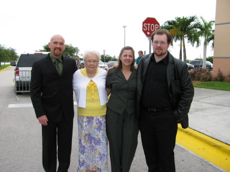 Me, Mom, Cindy, Richard Jr.