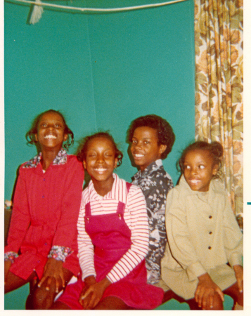 Me & my little sisters - P.T. Barnum Days