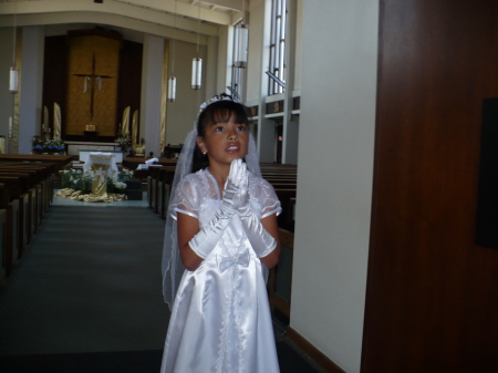 FIRST HOLY COMMUNION