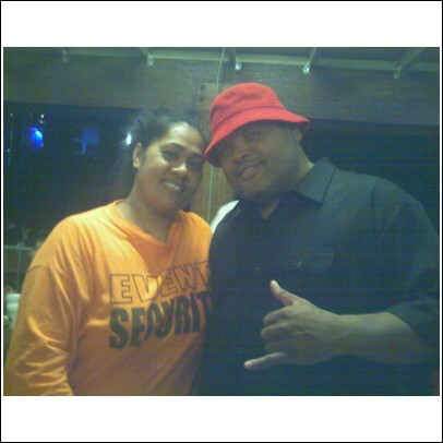 wif island singer Fiji at one of his concertz