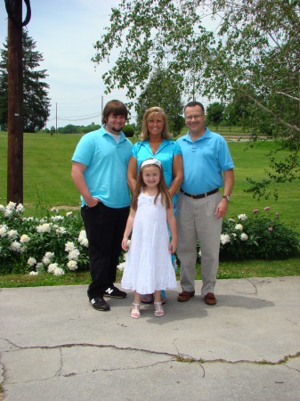 FAMILY EASTER PICTURE 09'