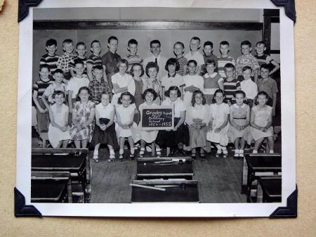 Grade 4/5 class picture 1954