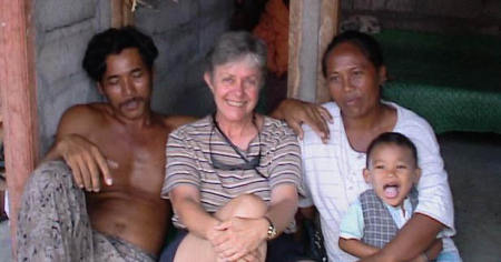 Geri with Balinese family, 2004