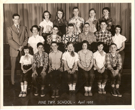 Pine Twp. School    1952