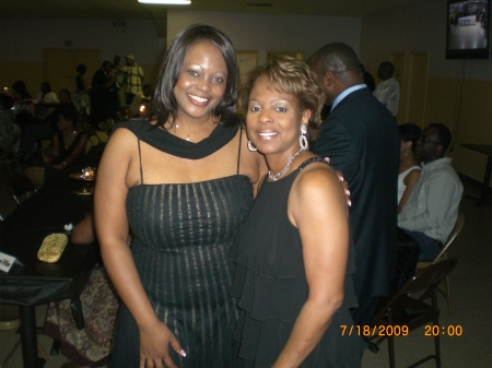 Class Reunion "79": Minnie and Roslyn
