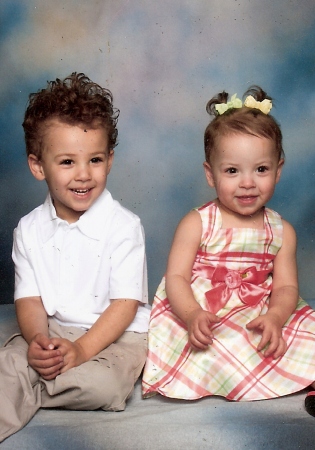Trenton and Aubrey Grand Kids "oh my" 2009